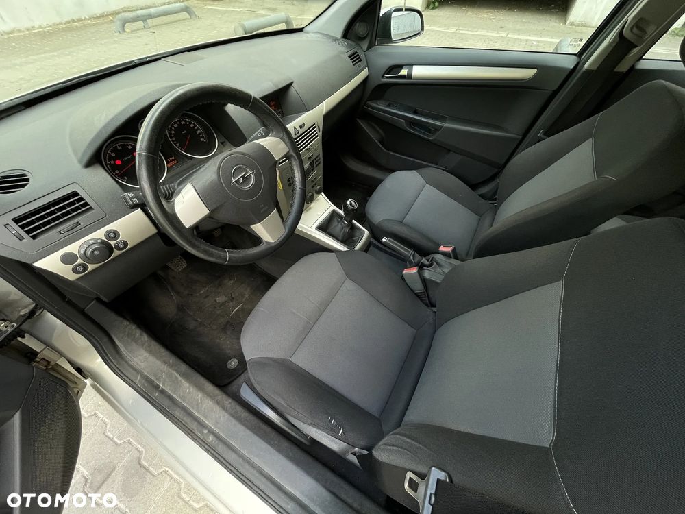 Opel Astra 1.8 Caravan - 20