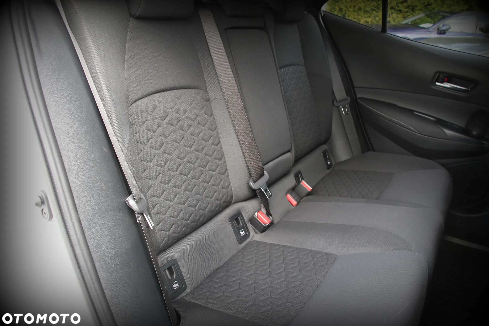 Toyota Corolla 2.0 Hybrid Comfort - 17