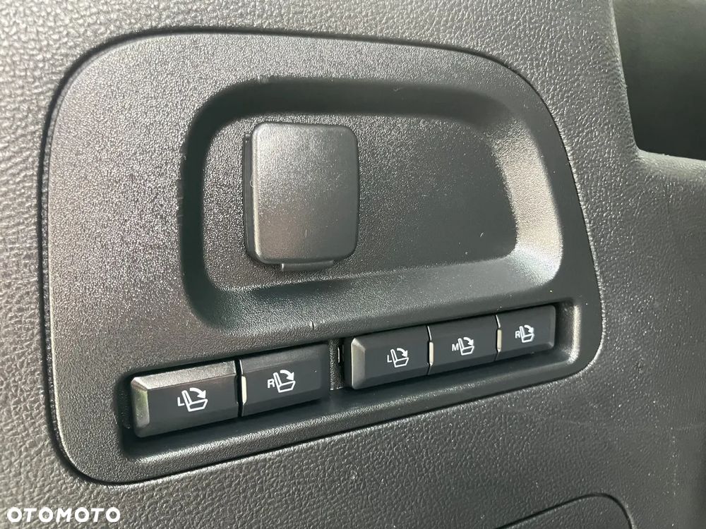 Ford S-Max 2.0 TDCi Titanium PowerShift - 25