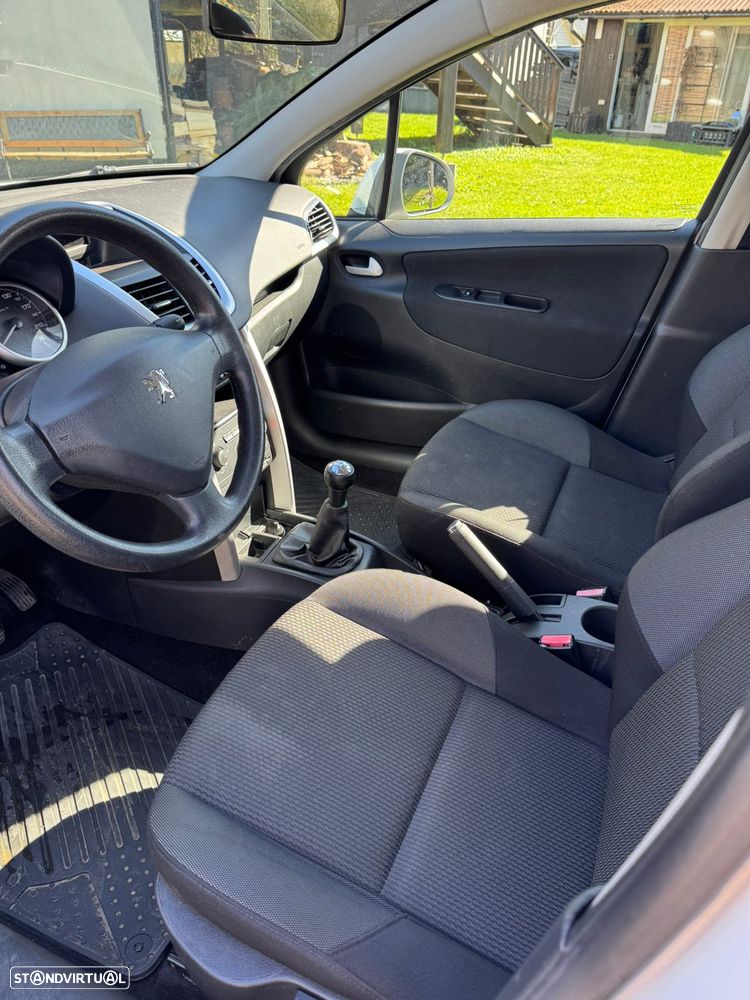Peugeot 207 1.6 HDi Premium - 4