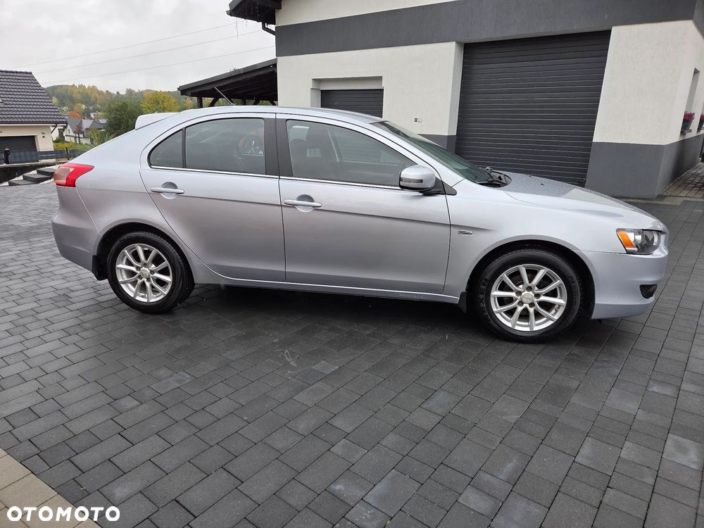 Mitsubishi Lancer Sportback 1.6 ClearTec - 4
