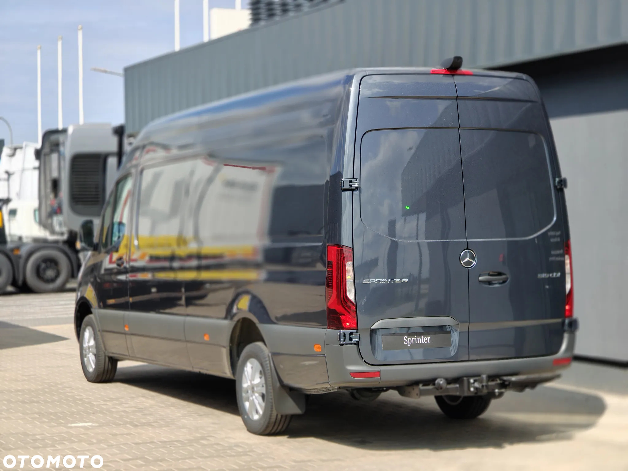 Mercedes-Benz Sprinter - 3