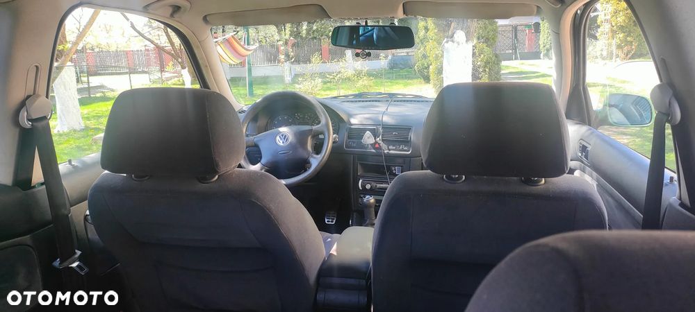 Volkswagen Golf 1.6 Basis - 3