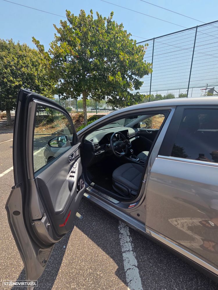 Hyundai Ioniq 1.6 GDI HEV - 13