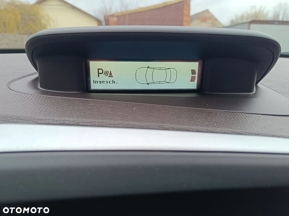 Volvo XC 60 DRIVe R Design - 32