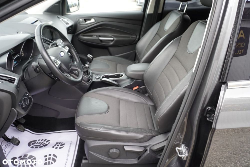 Ford Kuga 1.5 EcoBoost 2x4 Titanium - 10