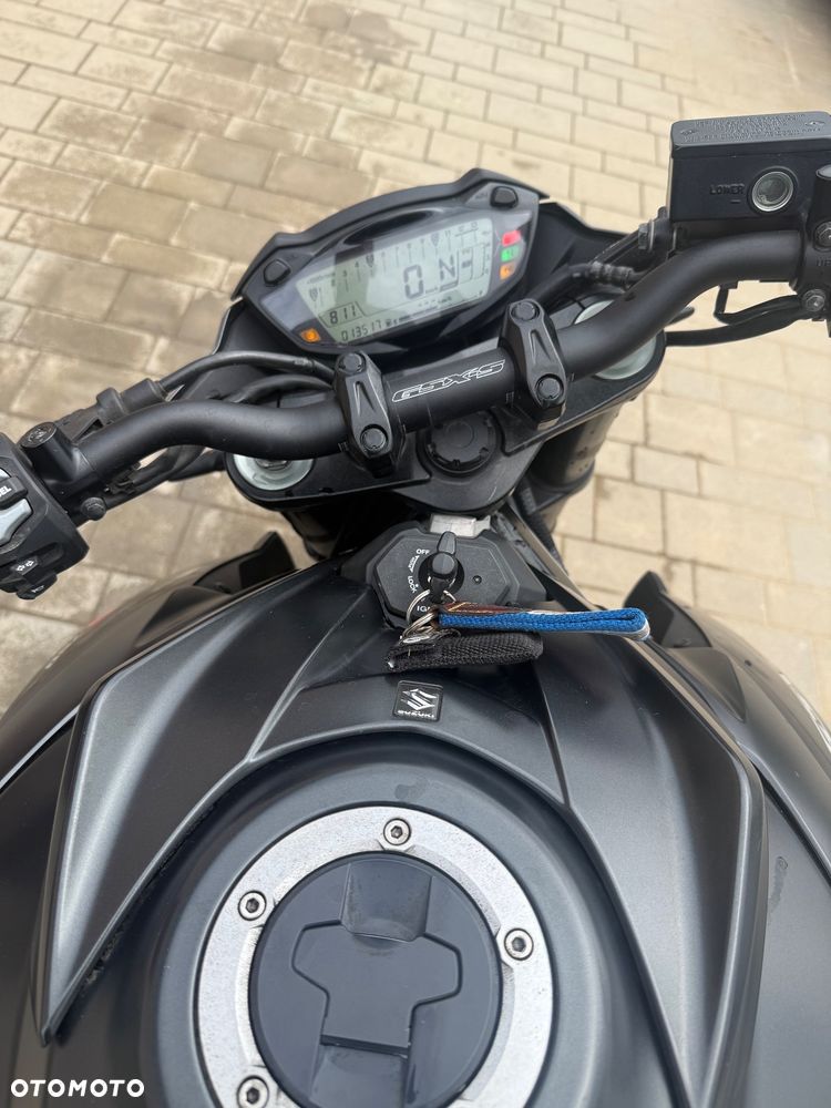 Suzuki GSX - 2