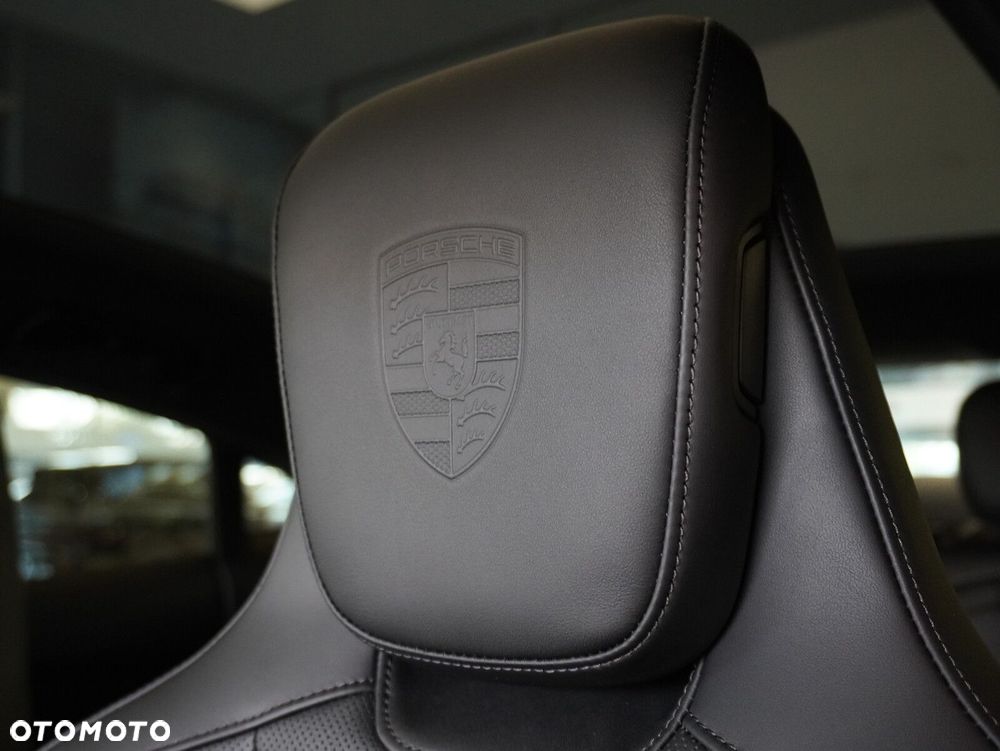 Porsche Taycan 105kWh 4 - 26