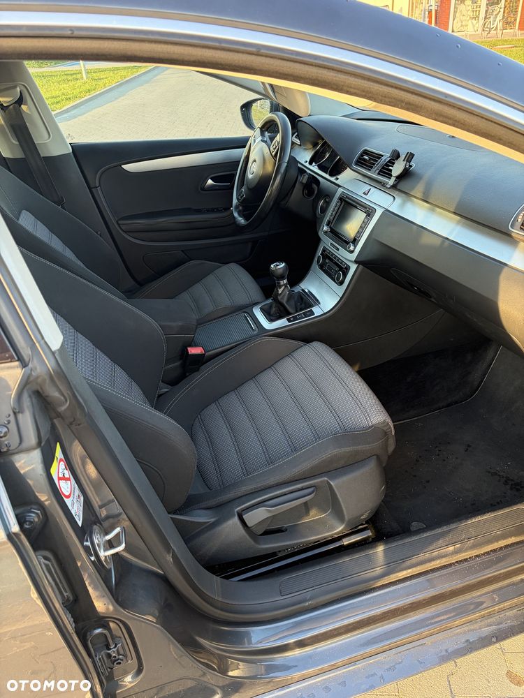 Volkswagen Passat CC - 8