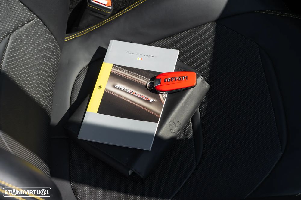 Ferrari GTC4 Lusso - 11