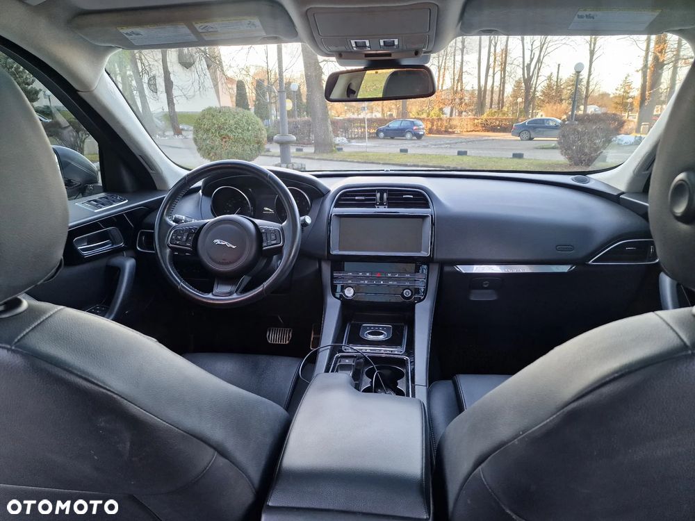 Jaguar F-Pace 2.0 i4P AWD Prestige - 17