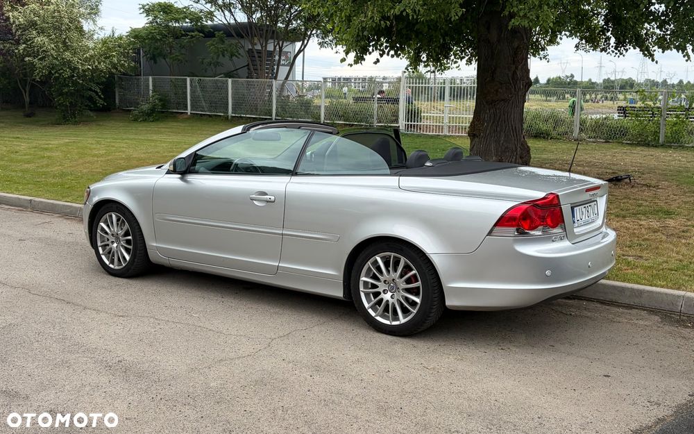 Volvo C70 2.4i Momentum - 1