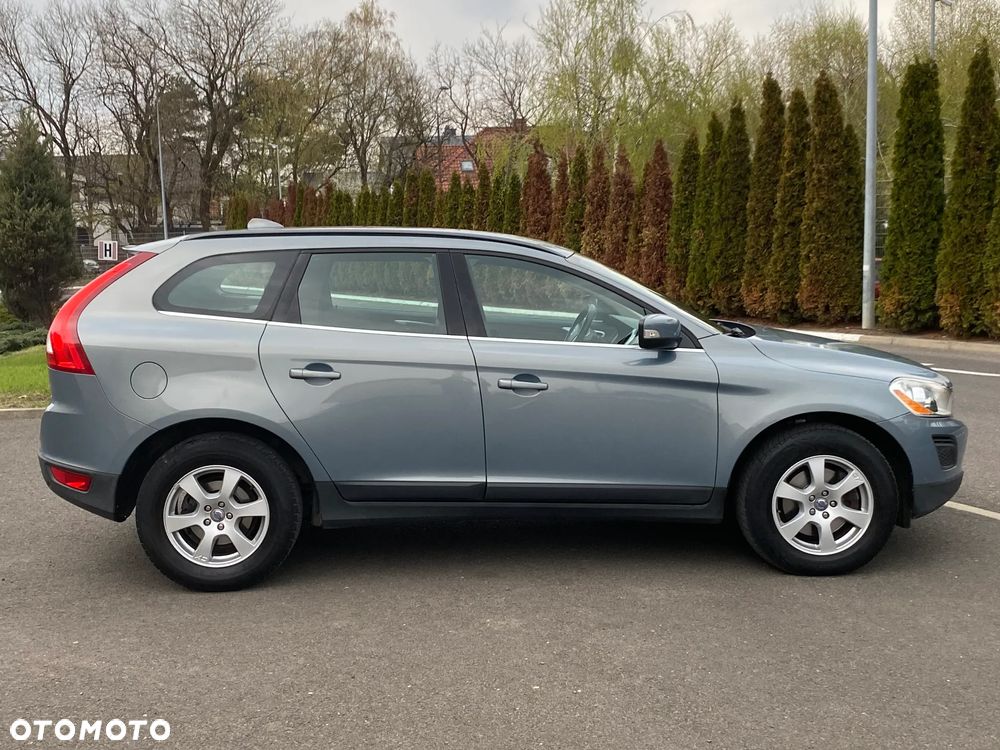 Volvo XC 60 D3 Momentum - 8