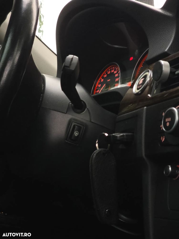 BMW Seria 3 320d DPF - 12