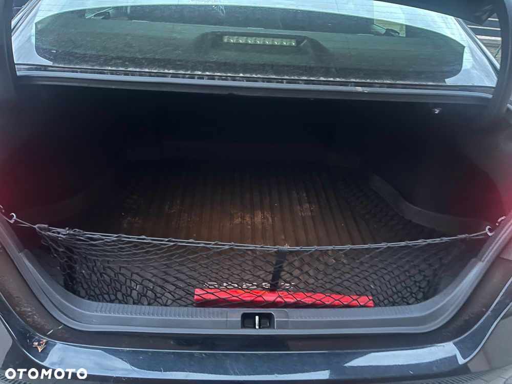 Toyota Camry 2.5 Hybrid Comfort CVT - 9