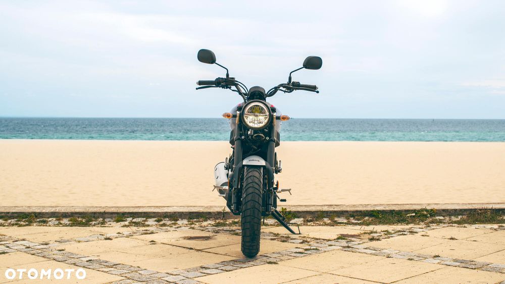 Yamaha XSR - 6