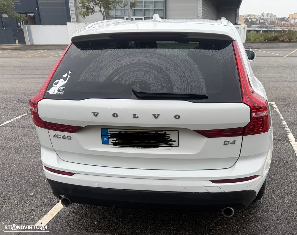 Volvo XC 60 2.0 D4 Momentum Geartronic - 4