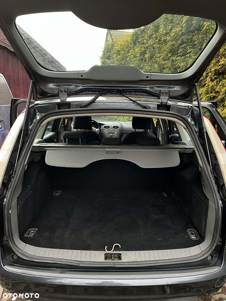 Ford Focus 1.8 FF Trend - 21