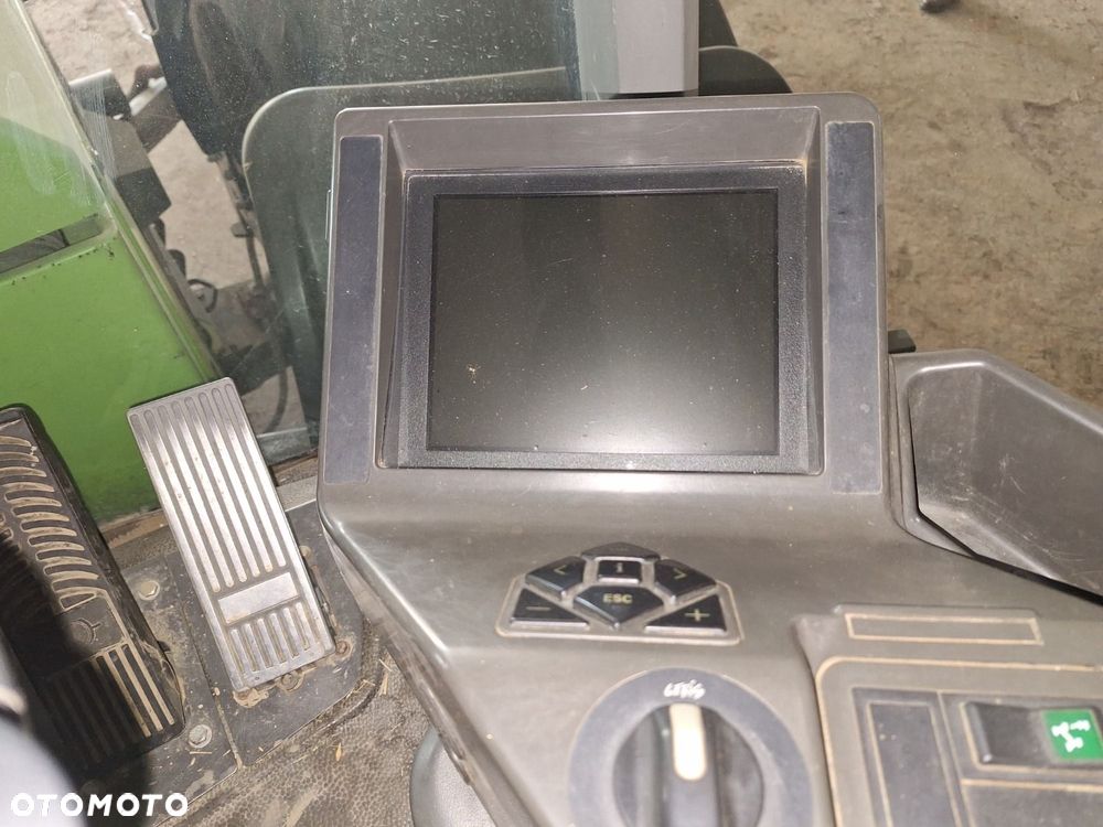 Claas Xerion 3800 4X4 - 13