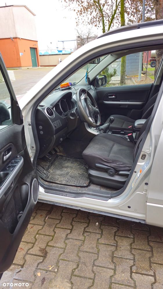 Suzuki Grand Vitara 2.0 Comfort - 5