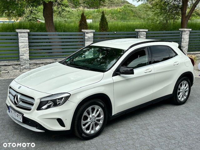 Mercedes-Benz GLA 200 - 1