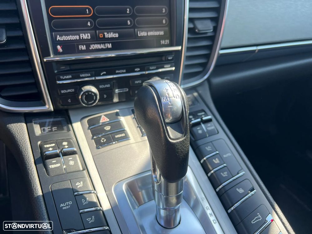 Porsche Panamera Platinum Edition - 16