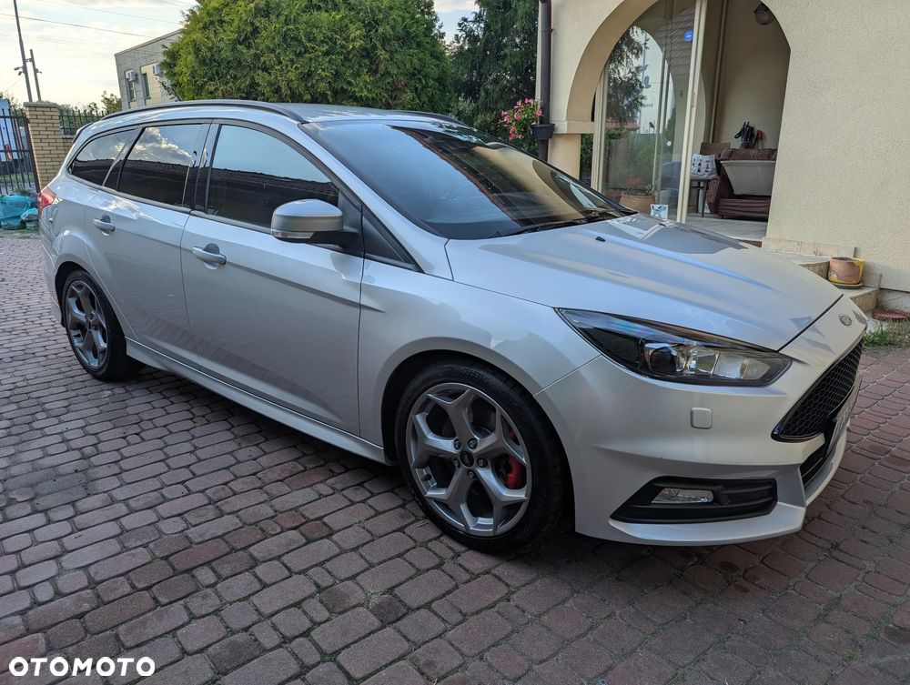 Ford Focus 2.0 EcoBoost ST - 2