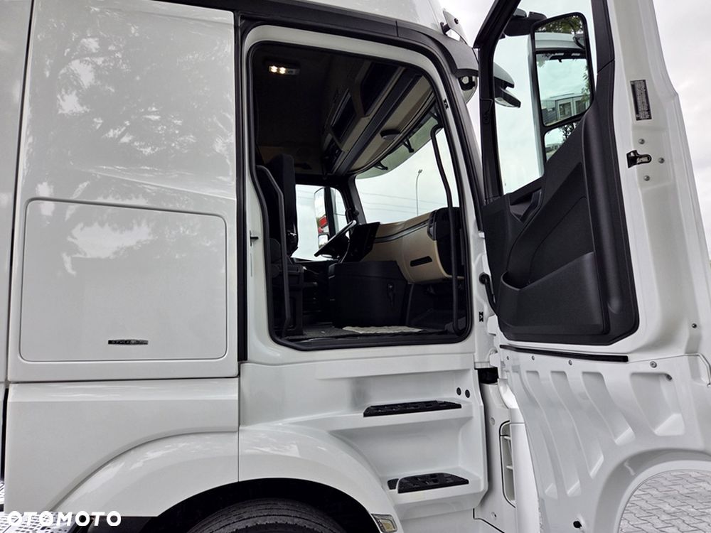 Mercedes-Benz ACTROS 1848/GIGA SPACE/CAŁY NA PODUSZKACH/ACC/KLIMA POSTOJOWA/WAGA/FULL LED/NAVIGACJA/DWA ŁÓŻKA/ - 17