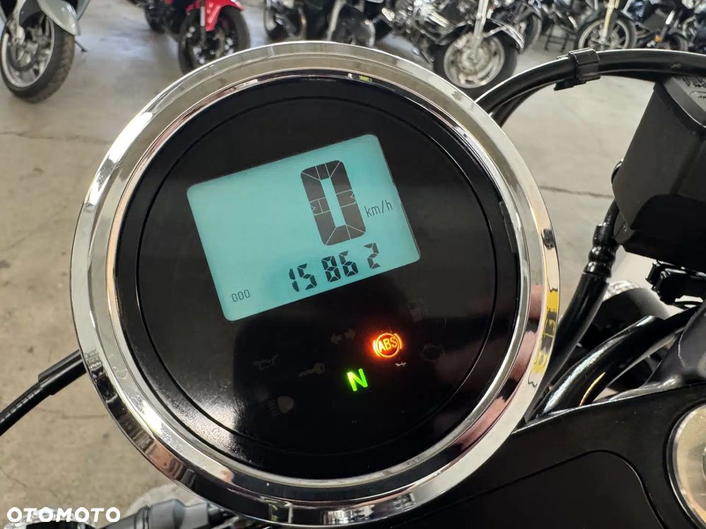 Yamaha XVS - 33
