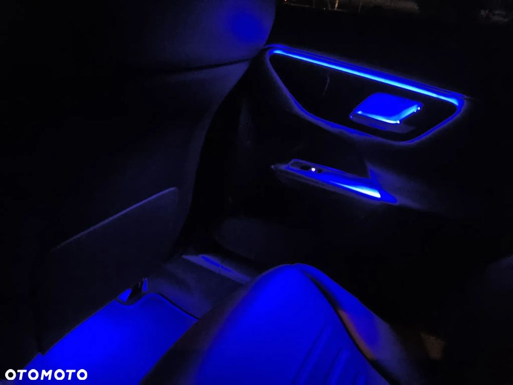 Mercedes-Benz Klasa C 300 e 9G-TRONIC AMG Line - 13