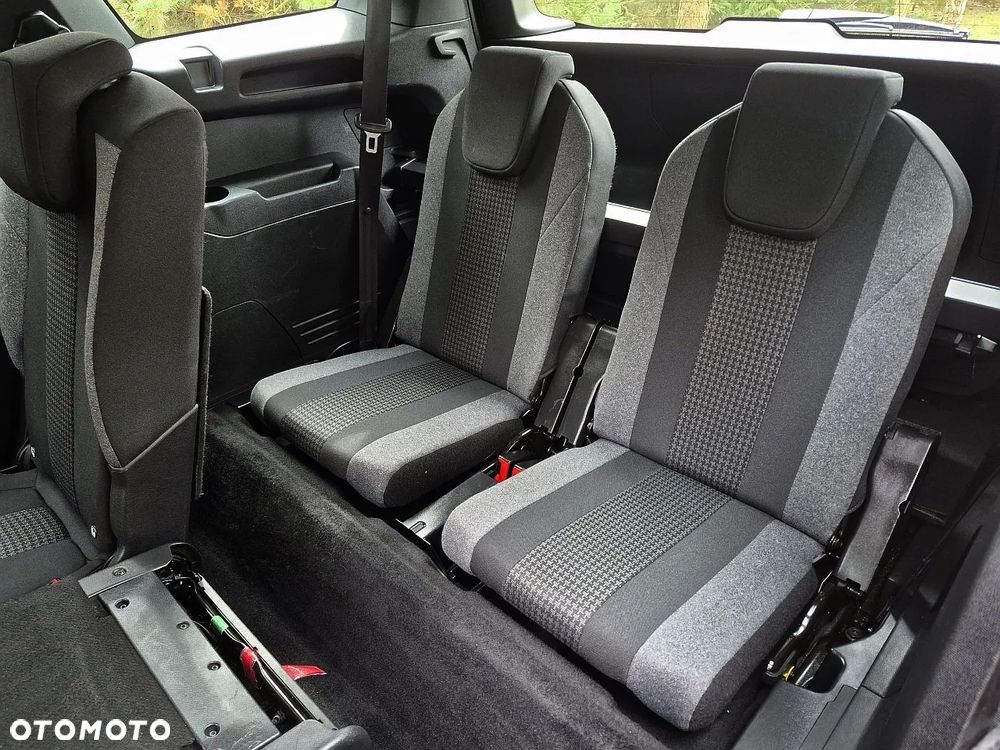 Peugeot 5008 - 9
