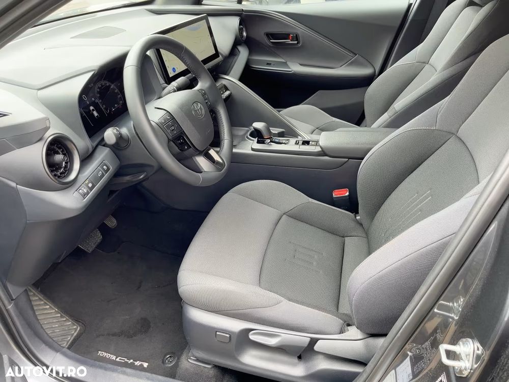 Toyota C-HR 1.8 Hybrid Team Deutschland - 37