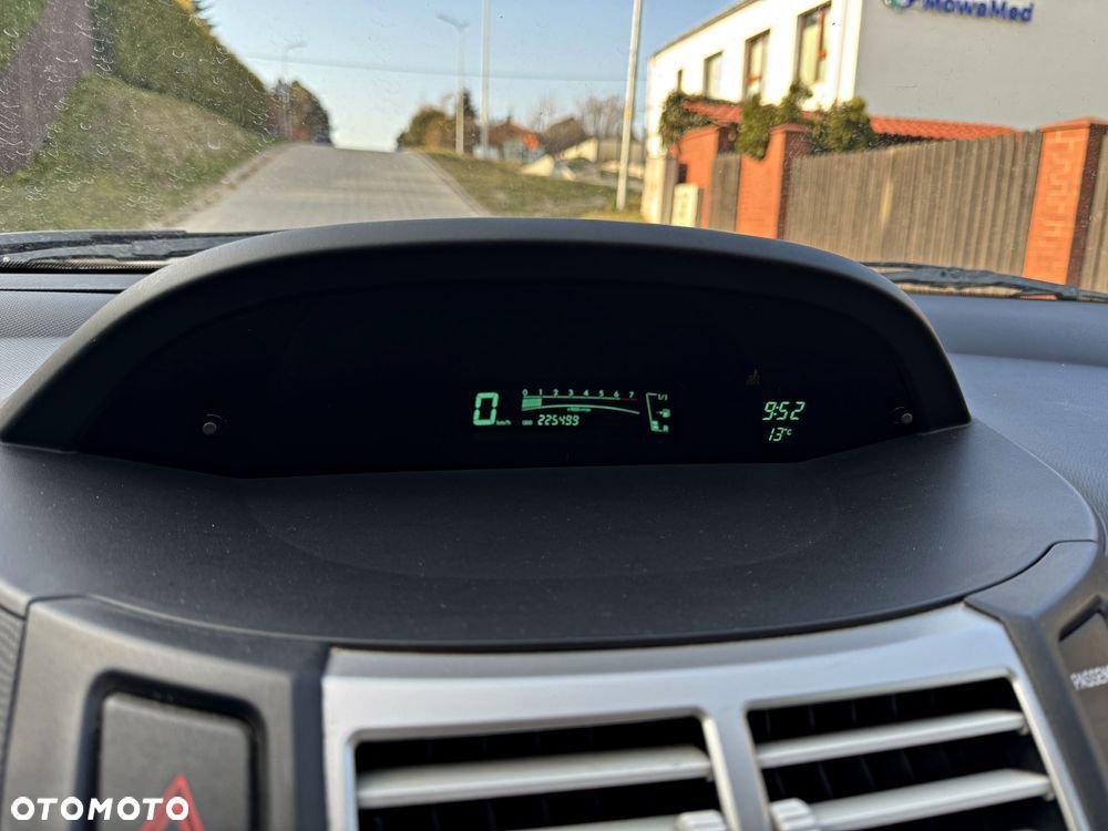 Toyota Yaris 1.0 Luna A/C - 17