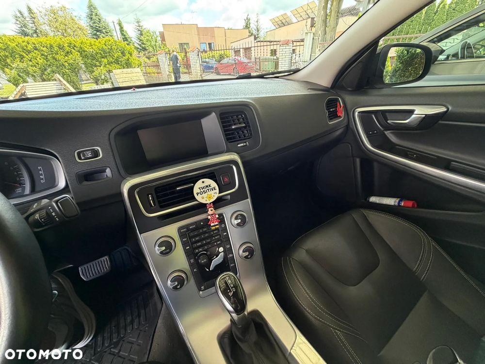 Volvo S60 T5 Drive-E Dynamic Edition (Momentum) - 14