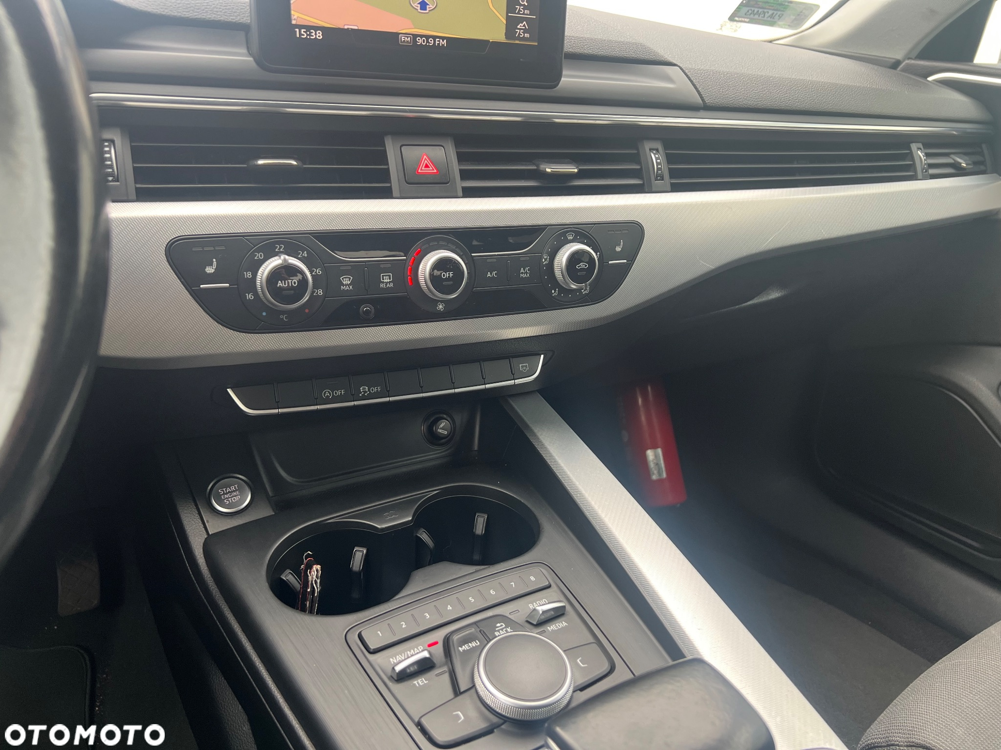 Audi A4 Avant 2.0 TDI S tronic - 23
