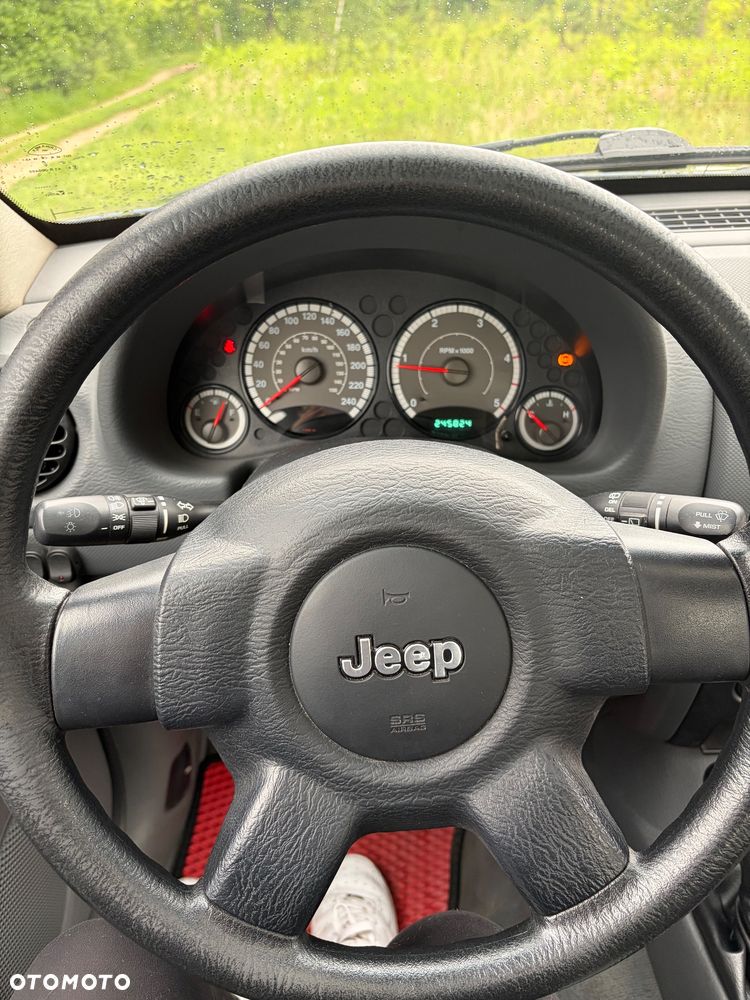 Jeep Cherokee - 18