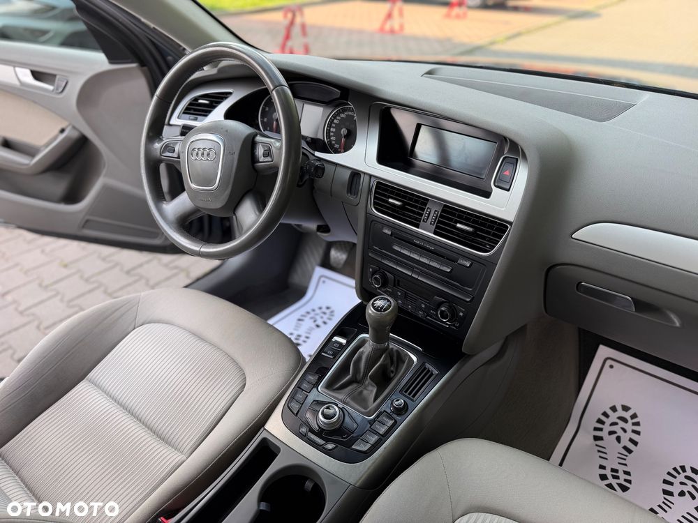 Audi A4 Limousine - 28