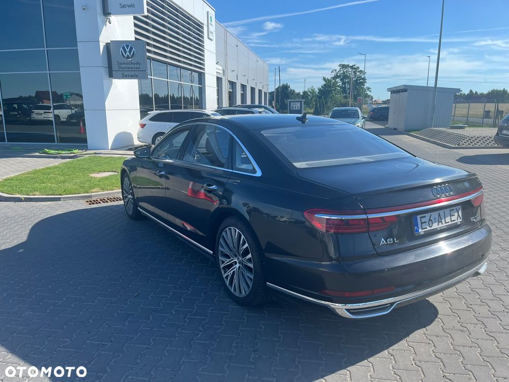 Audi A8 - 4