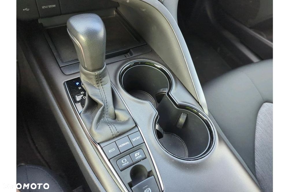 Toyota Camry 2.5 Hybrid Comfort CVT - 14