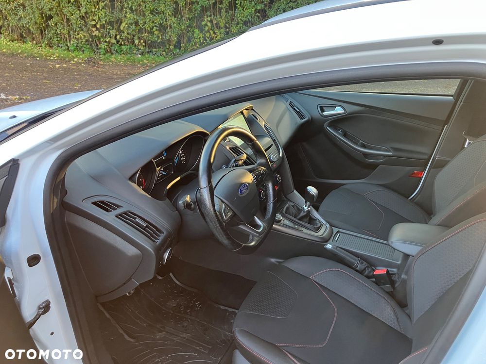 Ford Focus 1.0 EcoBoost ST-Line - 9