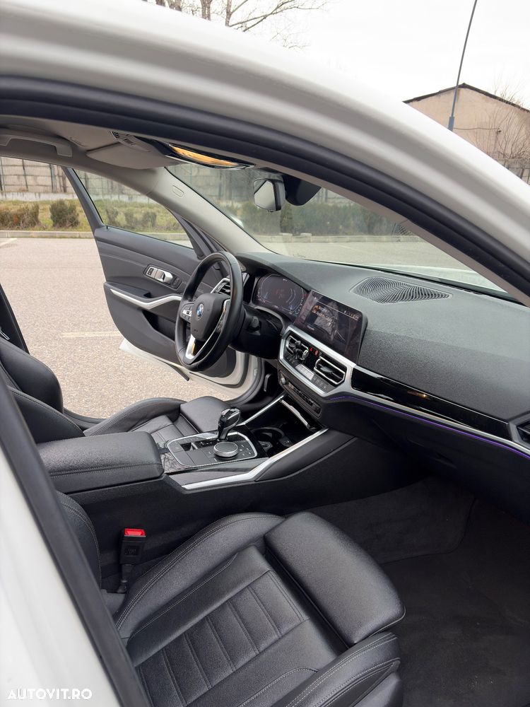 BMW Seria 3 330e Aut. - 20