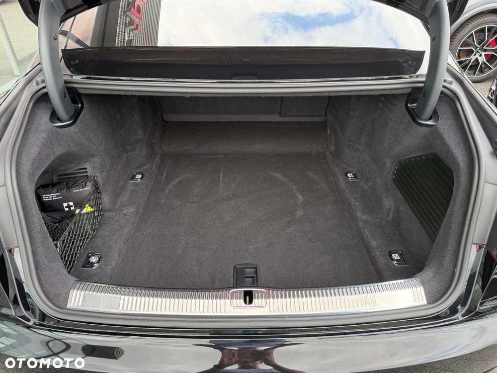 Audi A8 - 25