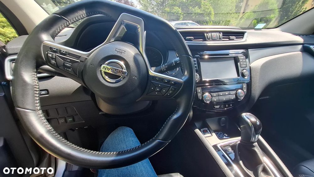 Nissan Qashqai 1.6 DCi Xtronic TEKNA - 8