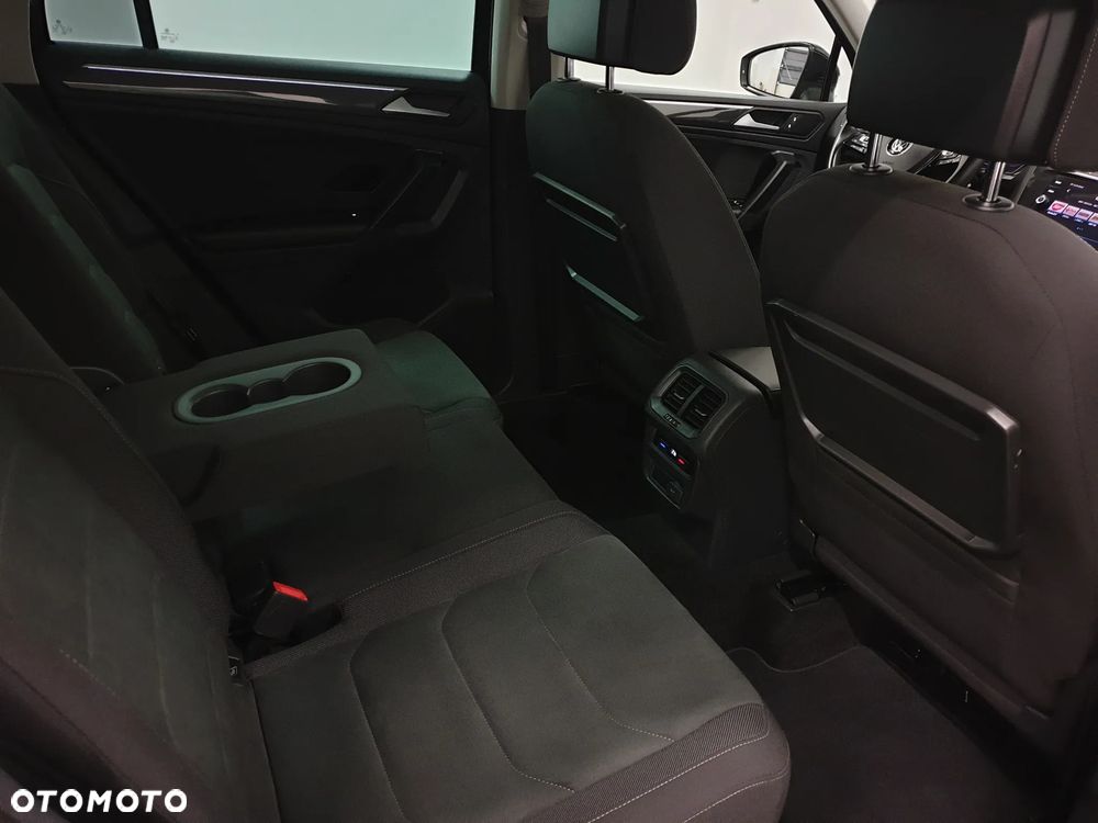 Volkswagen Tiguan 2.0 TDI SCR 4MOTION (BlueMotion Techn.) DSG Highline - 29