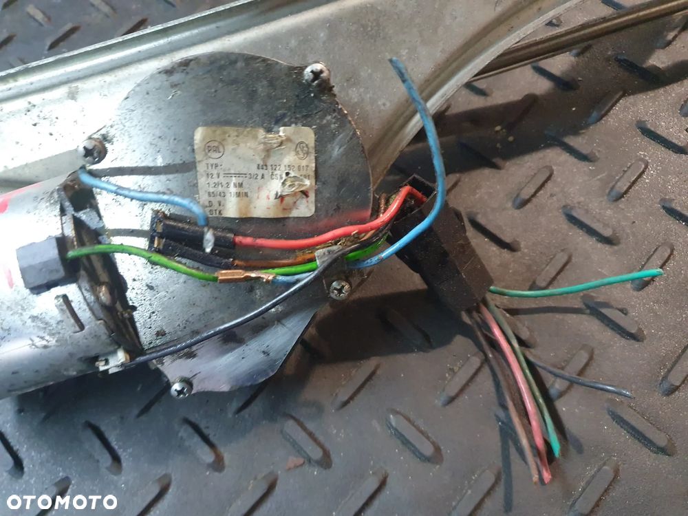 SKODA FELICIA 94-00 MECHANIZM WYCIERACZEK - 2