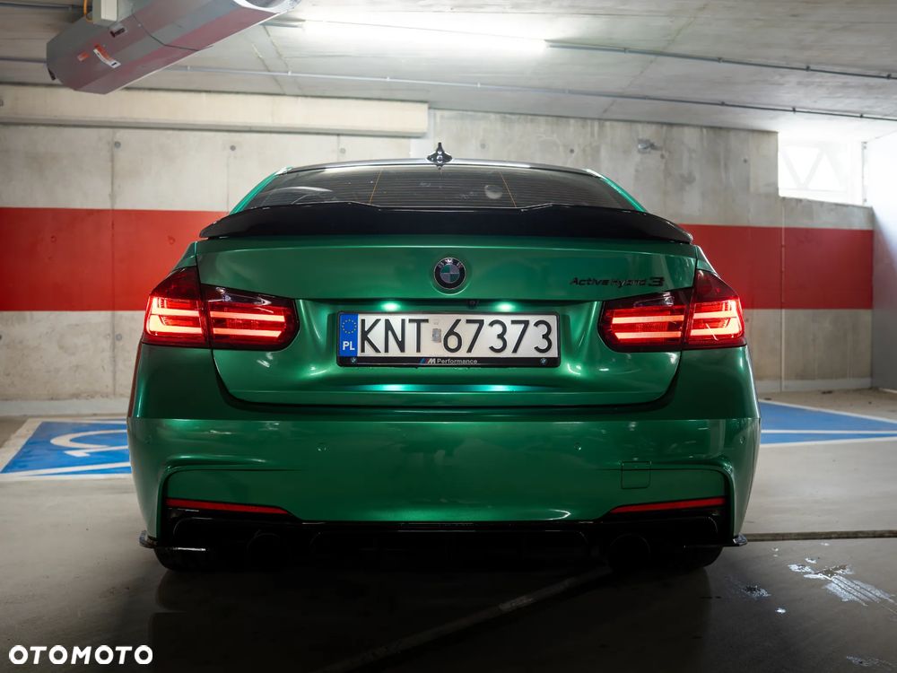 BMW Seria 3 335i Sport Line - 14