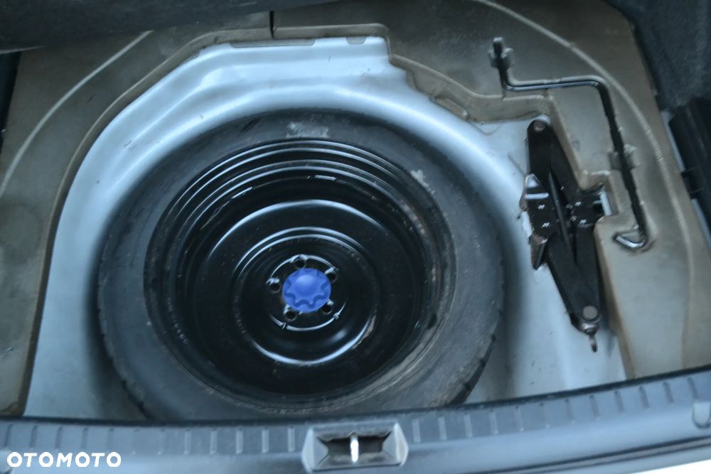 Toyota Avensis 2.0 VVT-i Executive - 21