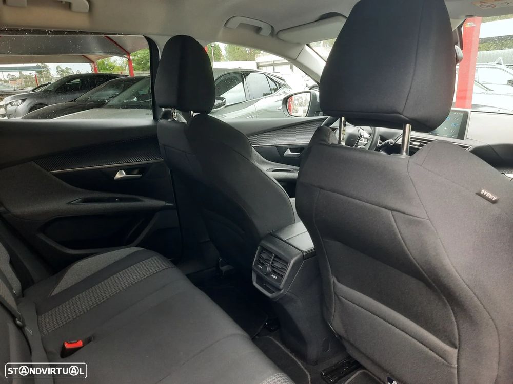 Peugeot 3008 1.6 BlueHDi Style EAT6 - 29