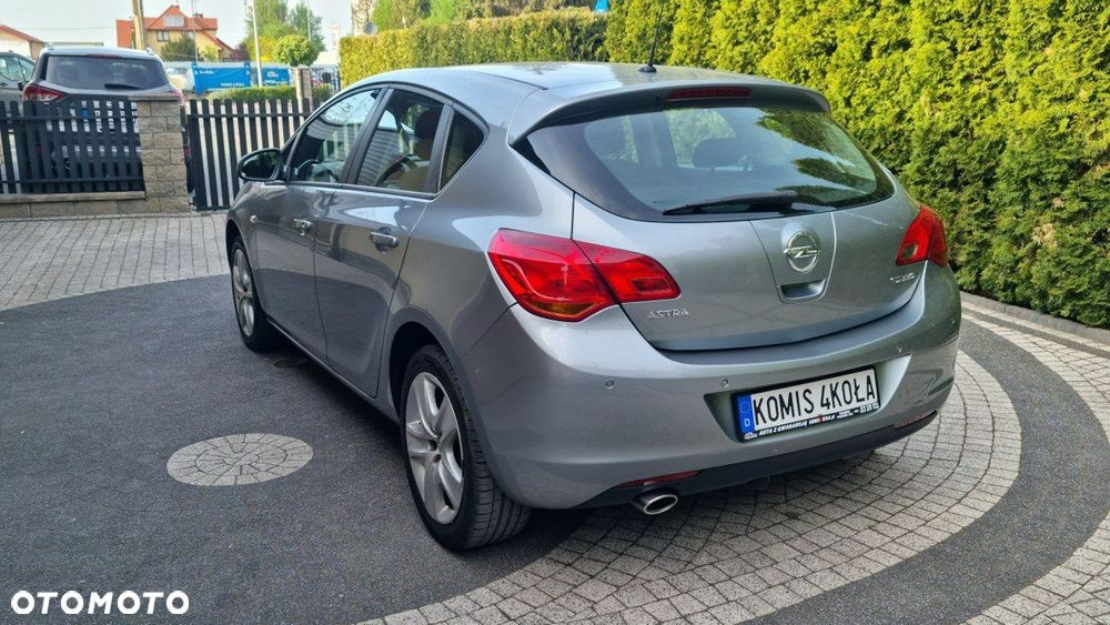 Opel Astra - 4