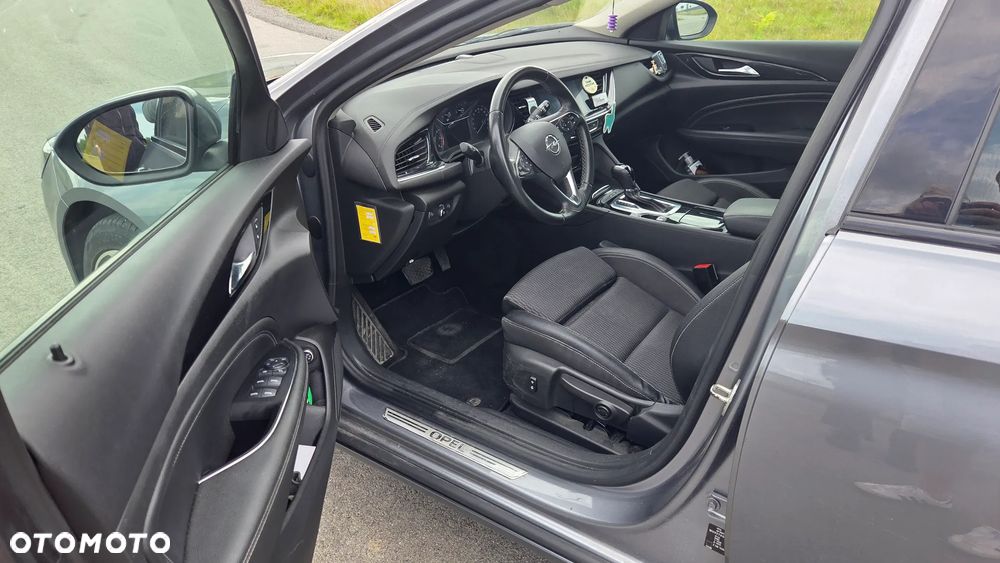 Opel Insignia - 10